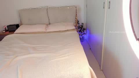 Snapshot of polly_____ chatting on 11/29/25, 10:35 Polly online show from 11/29/25, 10:35