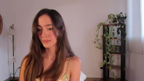Snapshot of polly_____ chatting on 05/05/26, 10:18 Polly online show from 05/05/26, 10:18