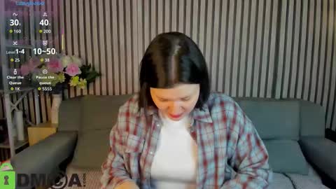 Snapshot of polly__mayer chatting on 10/15/25, 01:17 Polly online show from 10/15/25, 01:17