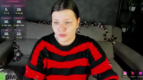 Snapshot of polly__mayer chatting on 11/07/25, 12:32 Polly online show from 11/07/25, 12:32