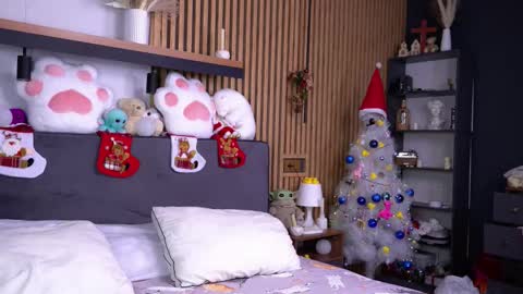 Polly online show from 11/27/25, 08:05