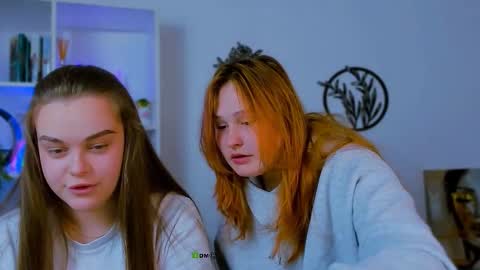 Snapshot of polly_cute1 chatting on 02/20/26, 12:27 polly_cute1 online show from 02/20/26, 12:27