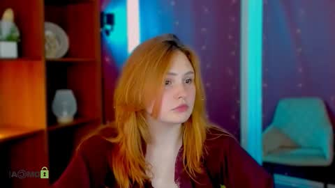 Snapshot of polly_cute1 chatting on 02/25/26, 01:21 polly_cute1 online show from 02/25/26, 01:21