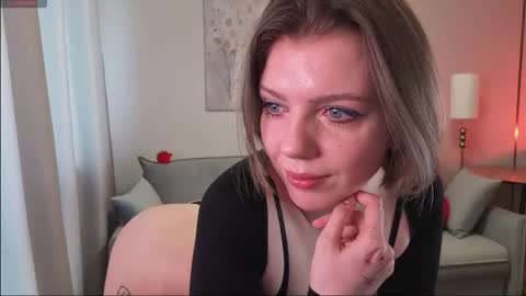 Snapshot of polly_rouge chatting on 04/24/26, 11:34 Polly online show from 04/24/26, 11:34