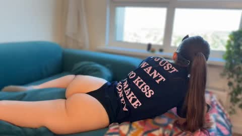 Kate online show from 06/02/26, 01:07