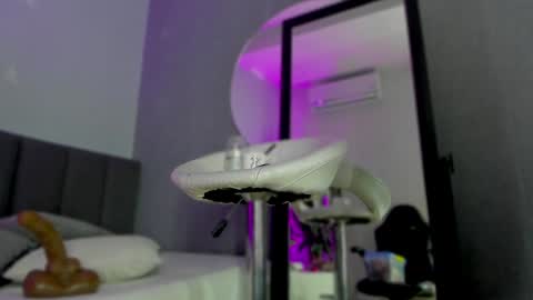 Snapshot of pollybabe_ chatting on 12/24/24, 10:22 POLLY online show from 12/24/24, 10:22