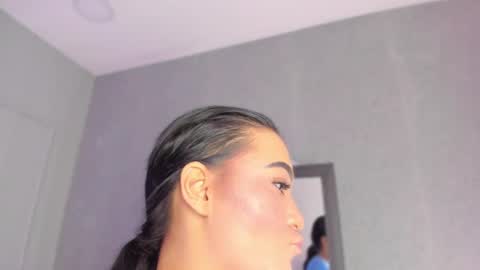 Snapshot of pollybabe_ chatting on 09/15/25, 10:37 POLLY online show from 09/15/25, 10:37