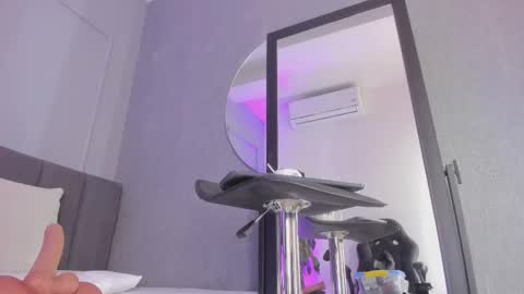 Snapshot of pollybabe_ chatting on 10/09/25, 10:35 POLLY online show from 10/09/25, 10:35