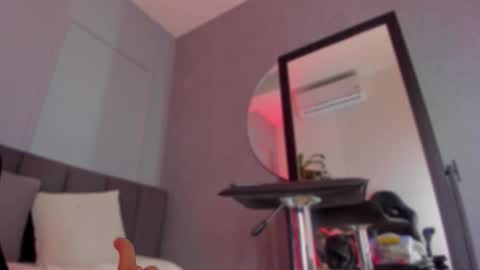 POLLY online show from 11/24/25, 10:37