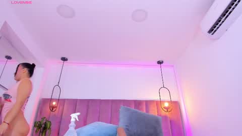 Snapshot of pollybabe_ chatting on 06/13/26, 10:35 POLLY online show from 06/13/26, 10:35
