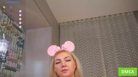 Anna online show from 10/28/25, 05:33