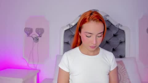 Snapshot of pollygrey_ chatting on 11/15/25, 03:37 Carolina online show from 11/15/25, 03:37