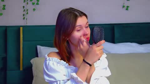 Polly online show from 03/01/25, 06:32