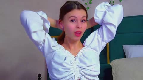 Polly online show from 03/02/25, 12:42