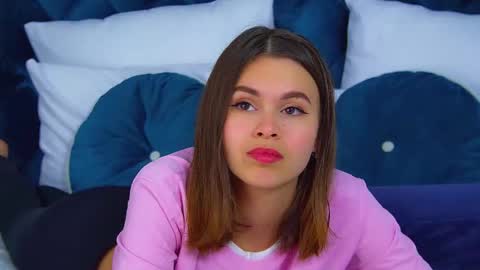 Polly online show from 09/15/25, 06:19