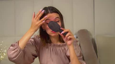 Polly online show from 10/13/25, 06:52