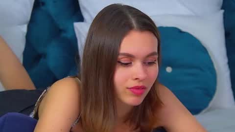 Snapshot of pollylanders chatting on 11/20/25, 06:18 Polly online show from 11/20/25, 06:18