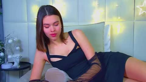 Snapshot of pollylanders chatting on 12/03/25, 06:50 Polly online show from 12/03/25, 06:50