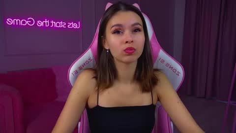 Snapshot of pollylanders chatting on 03/10/26, 07:57 Polly online show from 03/10/26, 07:57