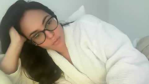 Snapshot of pollyyypocket chatting on 11/08/25, 04:18 Polly Pocket online show from 11/08/25, 04:18