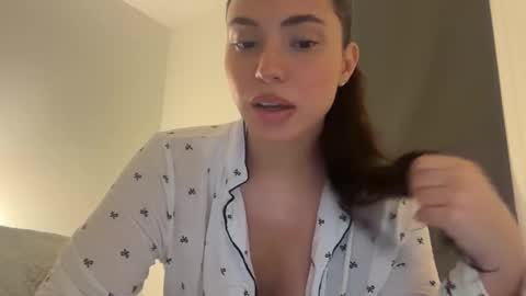 Snapshot of pollyyypocket chatting on 03/07/26, 07:16 Polly Pocket online show from 03/07/26, 07:16