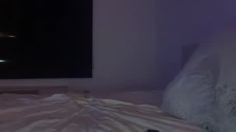 Snapshot of pollyyypocket chatting on 04/15/26, 06:20 Polly Pocket online show from 04/15/26, 06:20