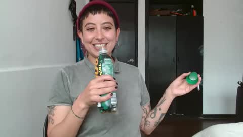 Poly online show from 12/11/24, 08:07