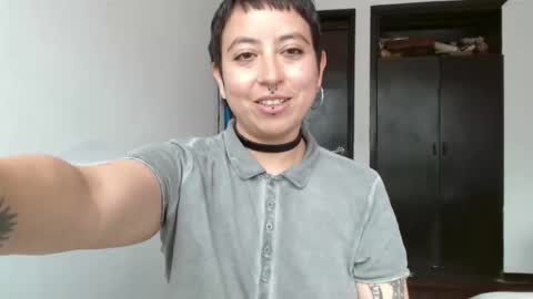 Poly online show from 02/04/25, 05:34