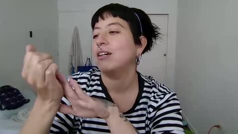 Poly online show from 12/19/25, 09:11