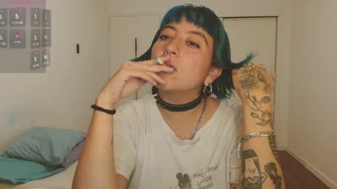 Snapshot of poly_mer chatting on 04/22/26, 02:14 Poly online show from 04/22/26, 02:14