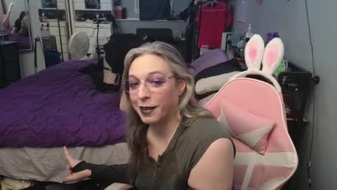 Snapshot of polycircus chatting on 04/11/26, 05:01 PolyCircus online show from 04/11/26, 05:01