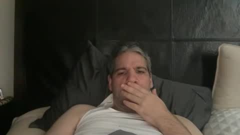 Snapshot of ponchynyc chatting on 11/17/25, 06:14 PONCH online show from 11/17/25, 06:14