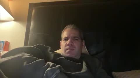 Snapshot of ponchynyc chatting on 12/21/25, 02:19 PONCH online show from 12/21/25, 02:19