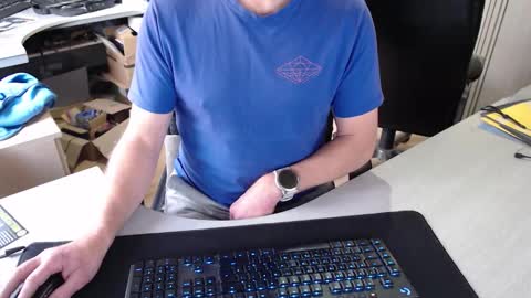 Snapshot of poodledude chatting on 11/10/25, 09:08 Dave online show from 11/10/25, 09:08