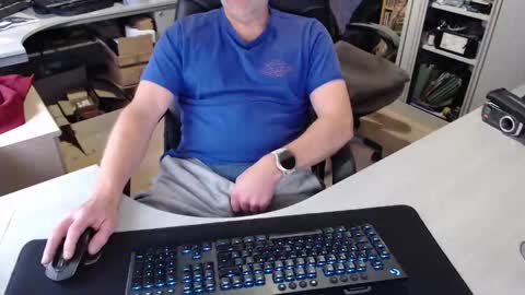 Snapshot of poodledude chatting on 11/12/25, 11:10 Dave online show from 11/12/25, 11:10