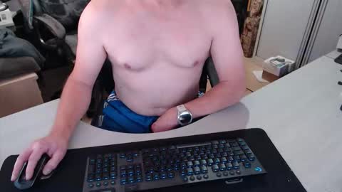 Snapshot of poodledude chatting on 12/19/25, 02:35 Dave online show from 12/19/25, 02:35