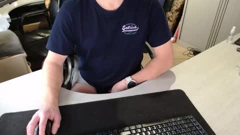 Snapshot of poodledude chatting on 01/12/26, 11:48 Dave online show from 01/12/26, 11:48