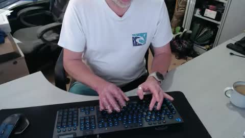 Snapshot of poodledude chatting on 04/13/26, 08:09 Dave online show from 04/13/26, 08:09