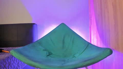 Snapshot of pool_baker_ chatting on 12/11/24, 02:30 johnatan online show from 12/11/24, 02:30