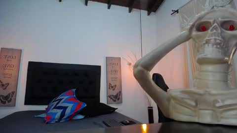 pool  online show from 10/20/25, 12:27