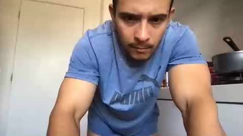 Snapshot of poormanbr chatting on 10/24/25, 03:30 poormanbr online show from 10/24/25, 03:30