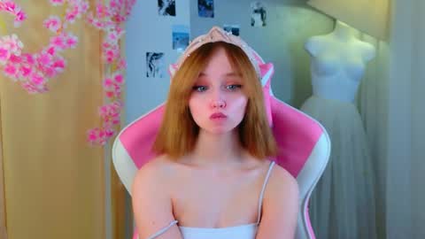 Snapshot of popjenny chatting on 04/22/26, 01:23 Hi Daddy Im Jane online show from 04/22/26, 01:23