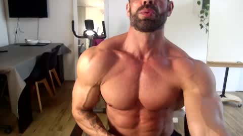 Snapshot of popopo00 chatting on 11/19/25, 04:18 popopo0 online show from 11/19/25, 04:18