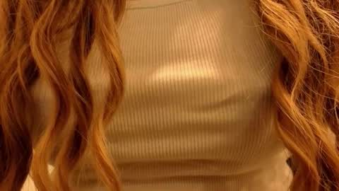 Snapshot of poppybloopy chatting on 09/23/25, 06:11 April online show from 09/23/25, 06:11