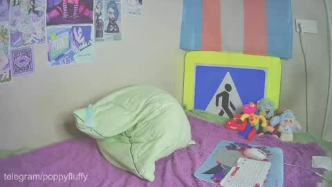 Snapshot of poppyfluffy chatting on 03/12/26, 02:50 poppyfluffy online show from 03/12/26, 02:50