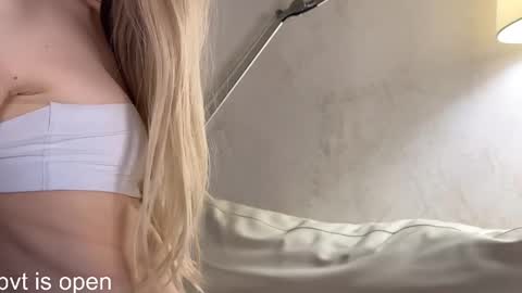 Adele online show from 02/15/25, 06:23