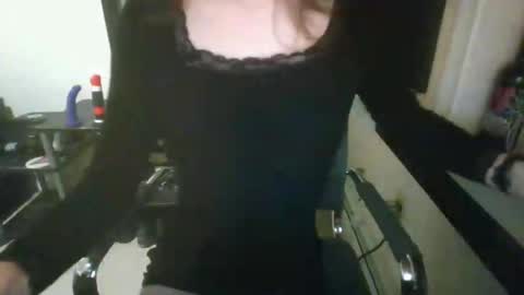 porcelain_tears01 online show from 10/12/25, 09:08