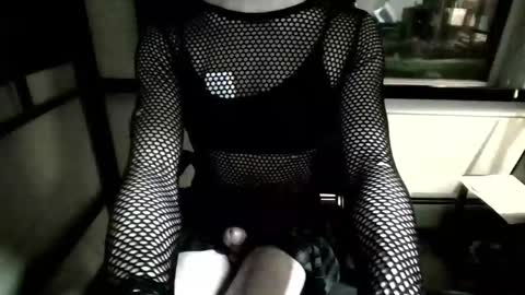 porcelain_tears01 online show from 02/21/26, 06:36