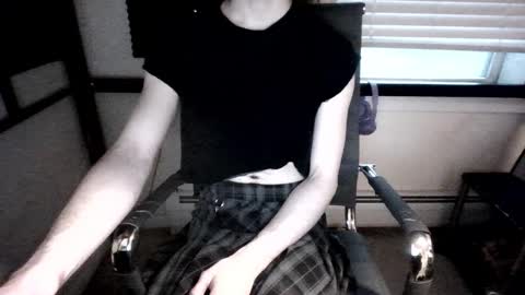 Snapshot of porcelain_tears01 chatting on 03/19/26, 11:03 porcelain_tears01 online show from 03/19/26, 11:03