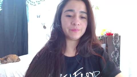 Snapshot of porcelainlux chatting on 01/01/25, 12:53 porcelainlux online show from 01/01/25, 12:53